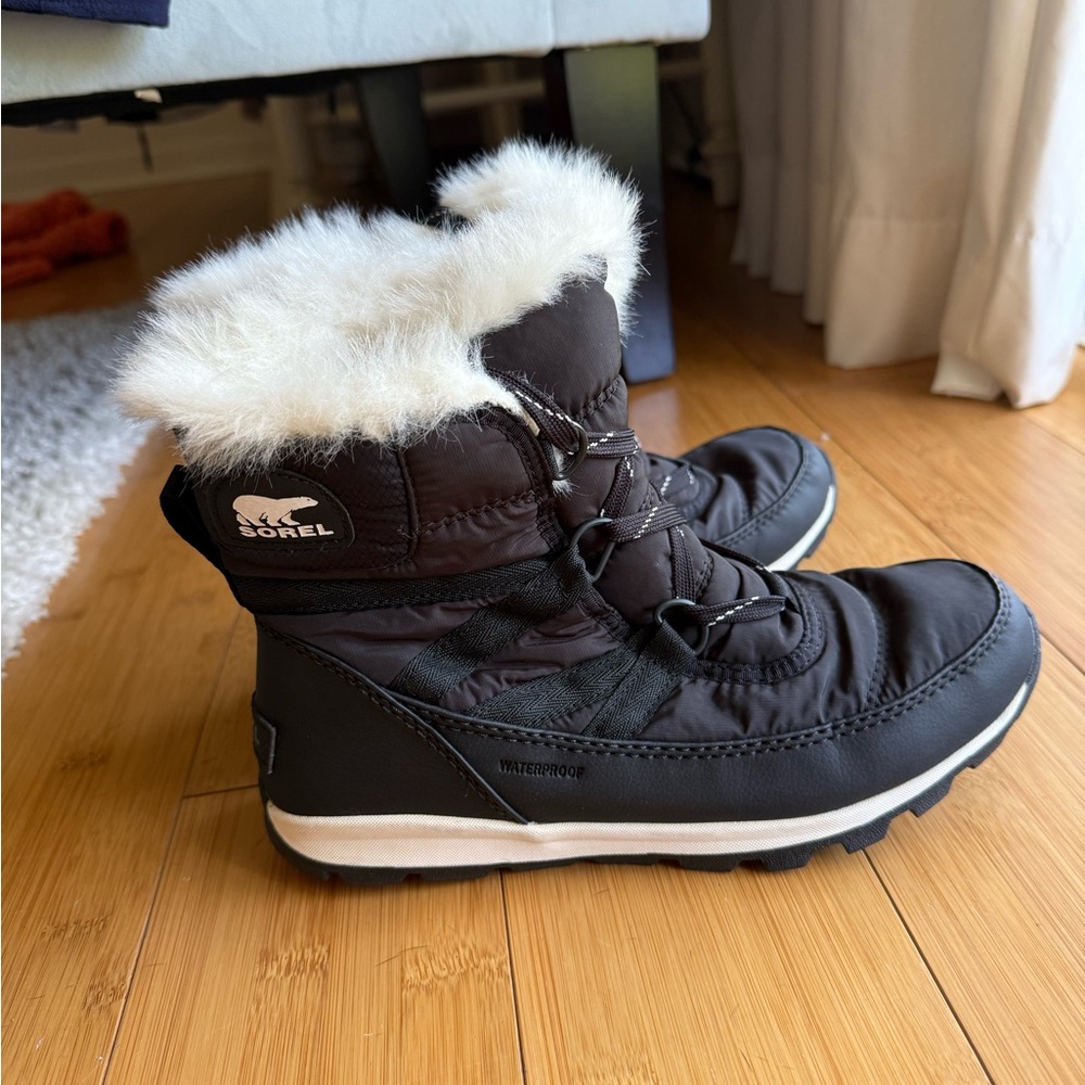 Sorel Whitney II Black Snow Boots with White Fur Lining